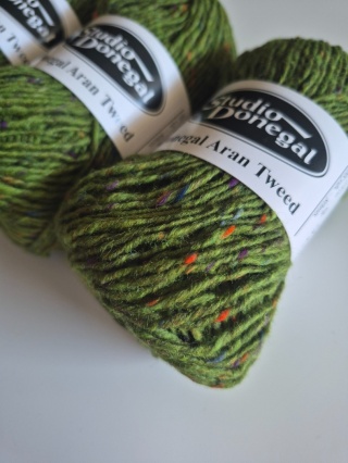 ARAN TWEED 4824 - trawiasta zieleń