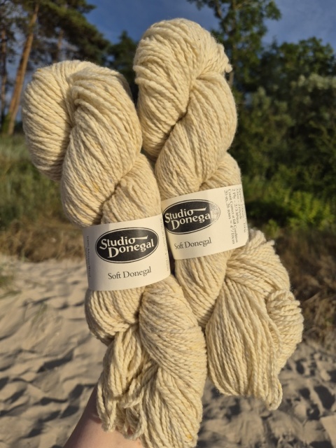 SOFT DONEGAL Bainin - kremowa biel